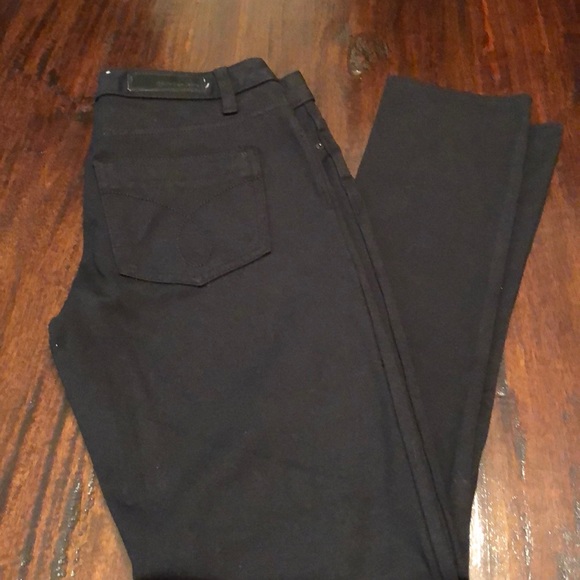 Calvin Klein’s stretchy skinny pants - Picture 6 of 7